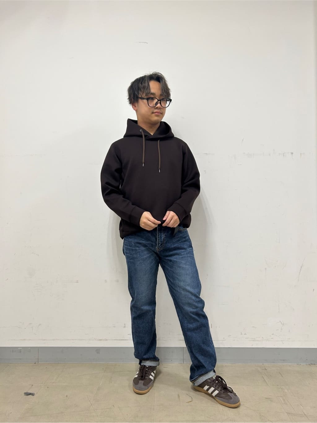 Hiroさんの「TAKEO KIKUCHI｜【モンスターストレッチ】日本製 ウォッシュド デニムパンツ」を使ったコーディネート
