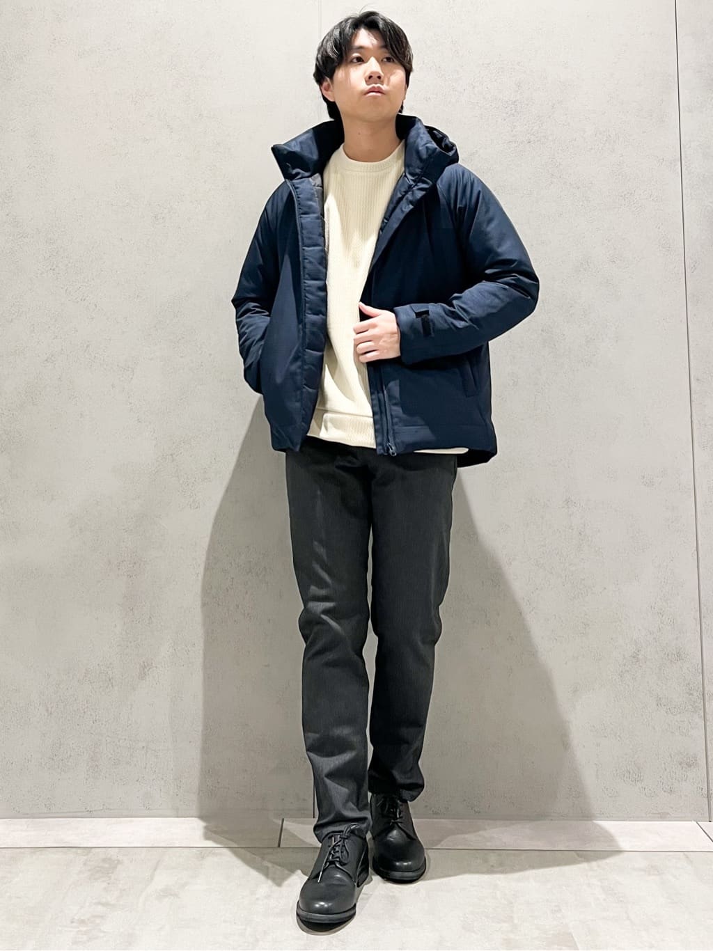 SHI-MAさんの「THE SHOP TK｜【オールシーズン穿ける！】7DAYSストレッチへリンボンパンツ　ON&hArr;OFF兼用」を使ったコーディネート