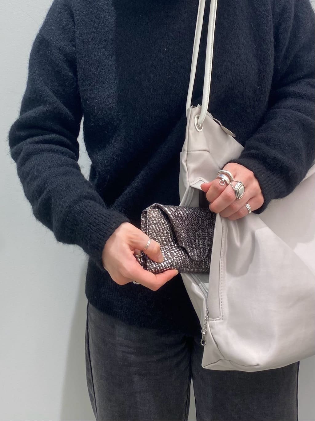 Uさんの「HIROKO HAYASHI｜ENORME RASO（エノルメ ラーゾ）ショルダーバッグ」を使ったコーディネート
