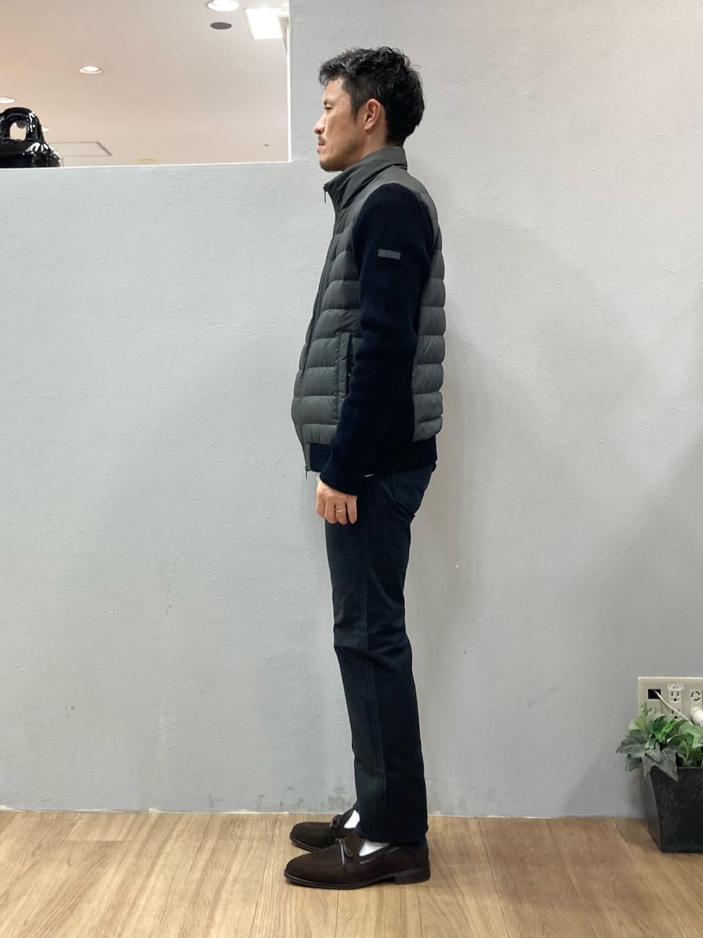 シュンさんの「TAKEO KIKUCHI｜【Made in JAPAN】播州織 ストレッチ パンツ」を使ったコーディネート