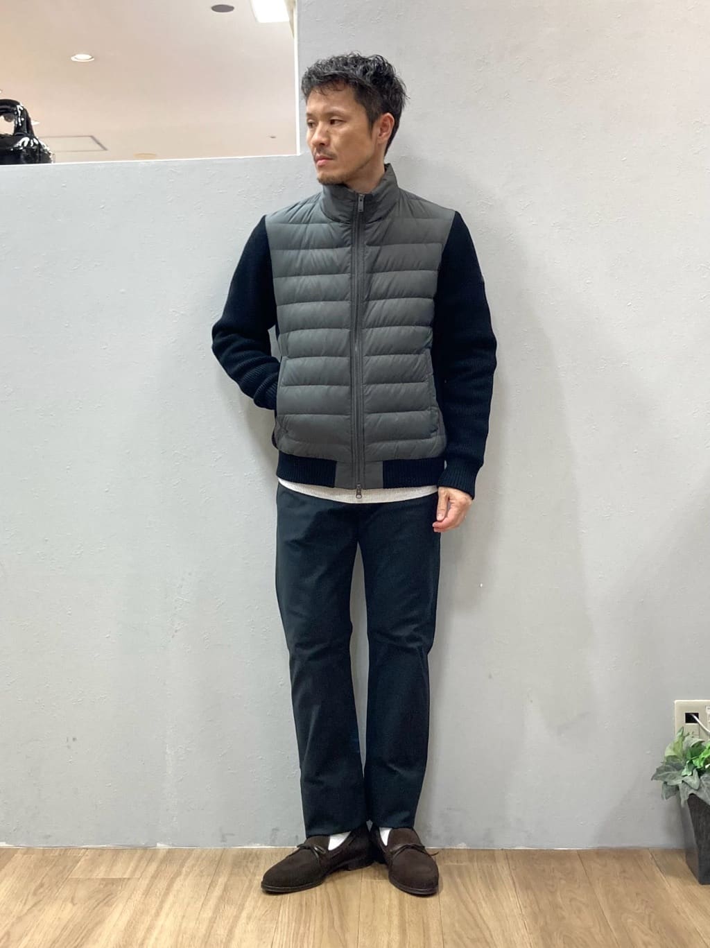 シュンさんの「TAKEO KIKUCHI｜【Made in JAPAN】播州織 ストレッチ パンツ」を使ったコーディネート