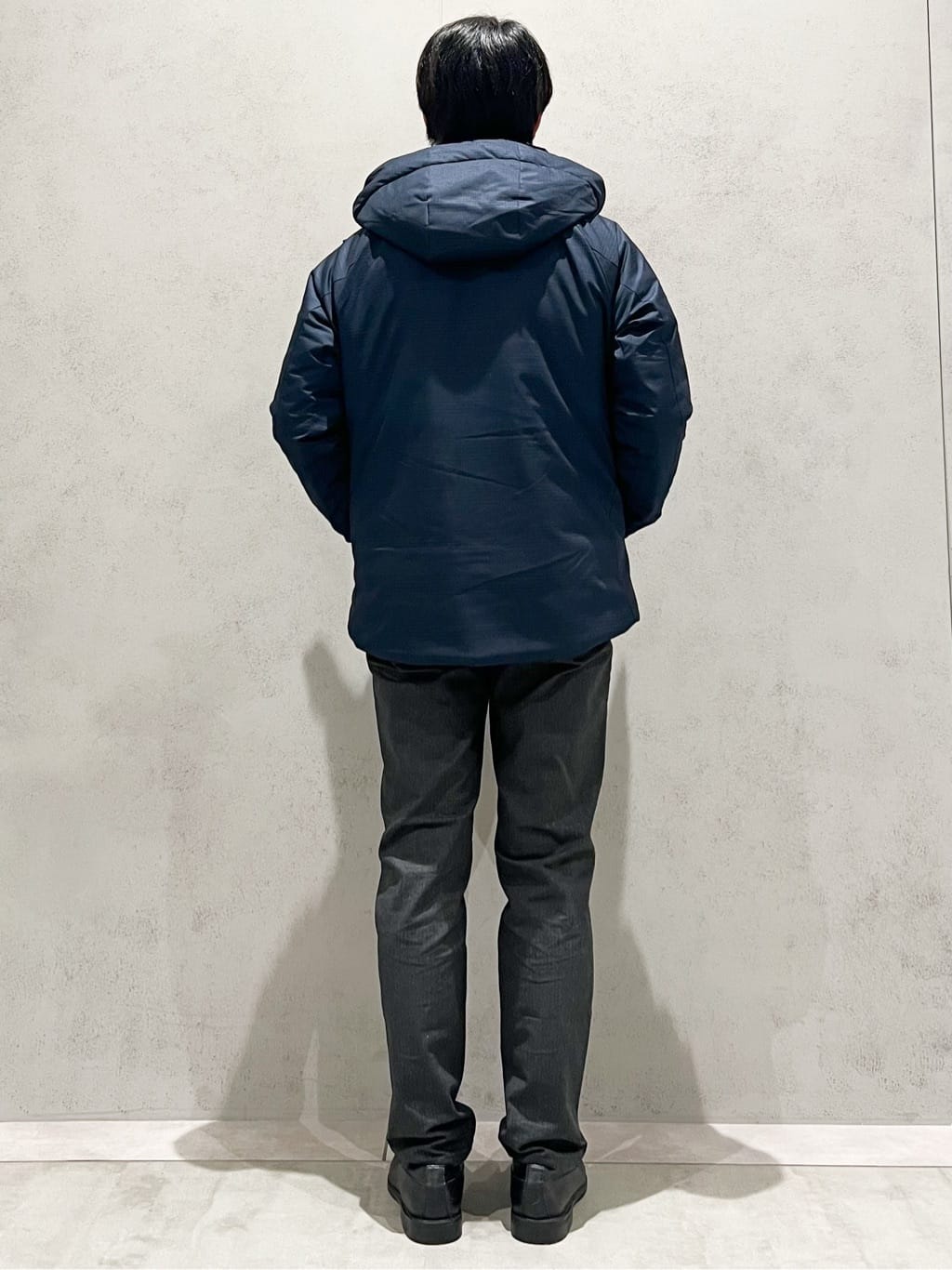 SHI-MAさんの「THE SHOP TK｜【オールシーズン穿ける！】7DAYSストレッチへリンボンパンツ　ON&hArr;OFF兼用」を使ったコーディネート
