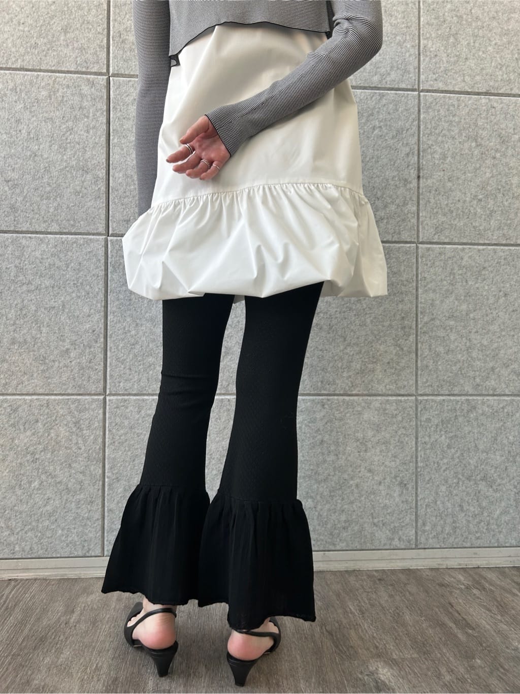 honoka Aさんの「CODE A｜lace knit pants」を使ったコーディネート