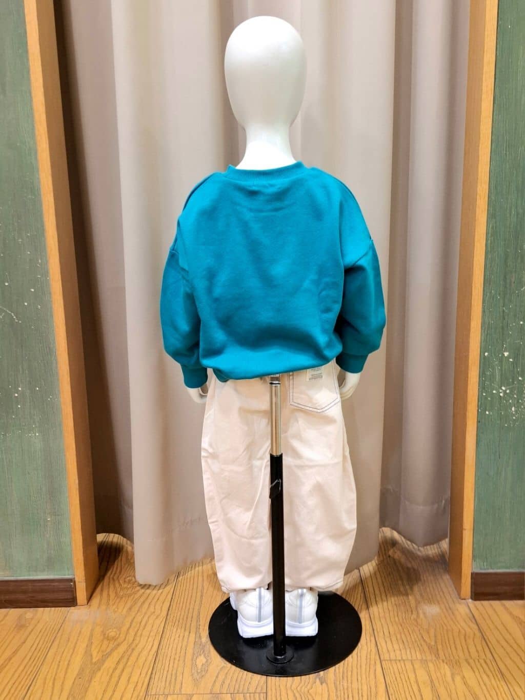 haruさんの「SHOO･LA･RUE｜◆【100-120cm/洗える/兄妹リンク可】コーデの主役 アソートプリントスウェット」を使ったコーディネート