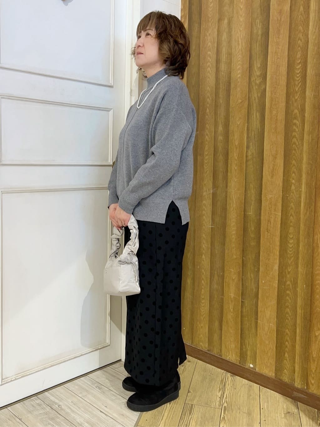 yuriyuriさんの「SHOO･LA･RUE｜◆【洗える/ちくちくしにくい/静電気軽減】スウェットライク ハイネックニット」を使ったコーディネート