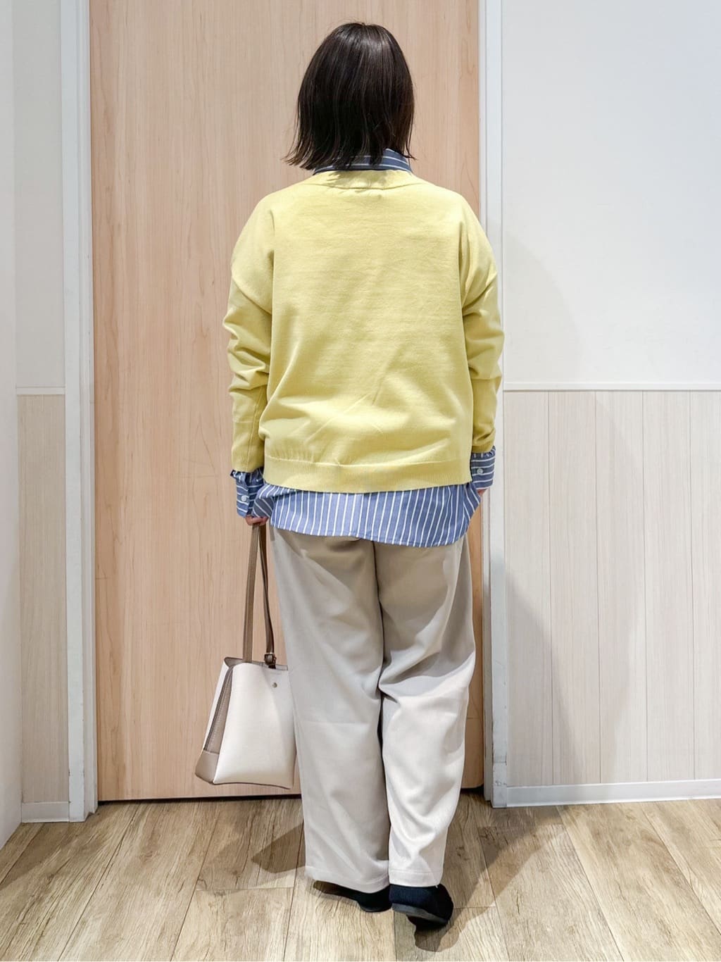 mimoさんの「SHOO･LA･RUE｜◆【洗える/S-LL】シーズン問わず合わせやすい ベーシックカラーシャツ」を使ったコーディネート