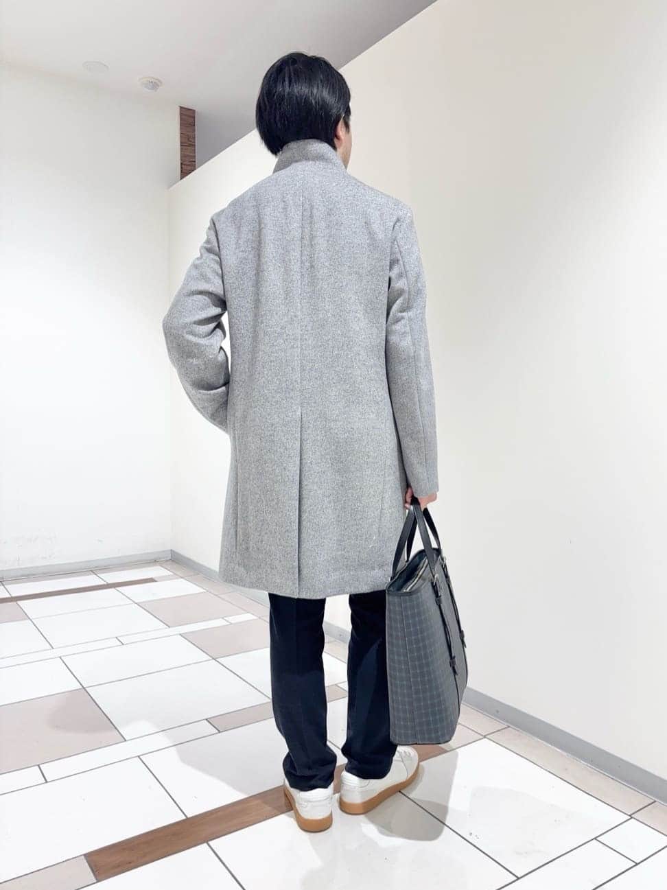 及川さんの「TAKEO KIKUCHI｜【ウールカシミヤブレンド】ビーバー調 スタンドカラー コート」を使ったコーディネート