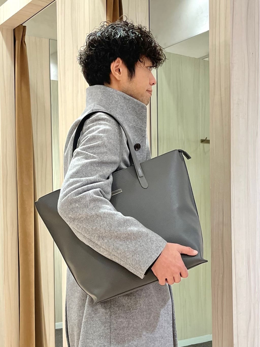 URAさんの「TAKEO KIKUCHI｜【ウールカシミヤブレンド】ビーバー調 スタンドカラー コート」を使ったコーディネート