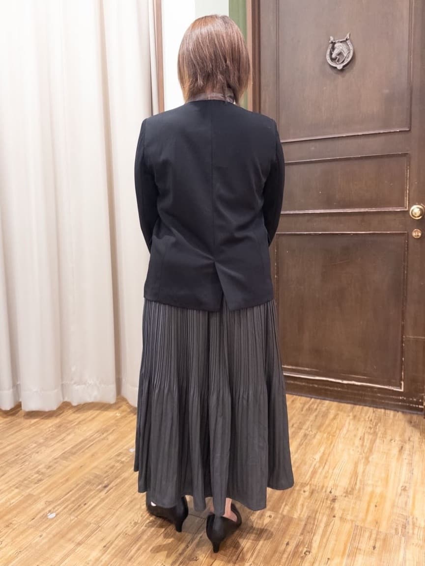みかりん さんの「SHOO･LA･RUE｜◆【洗える/S-3L/セットアップ可】セレモニーや通勤に カットジョーゼット Vネックジャケット」を使ったコーディネート