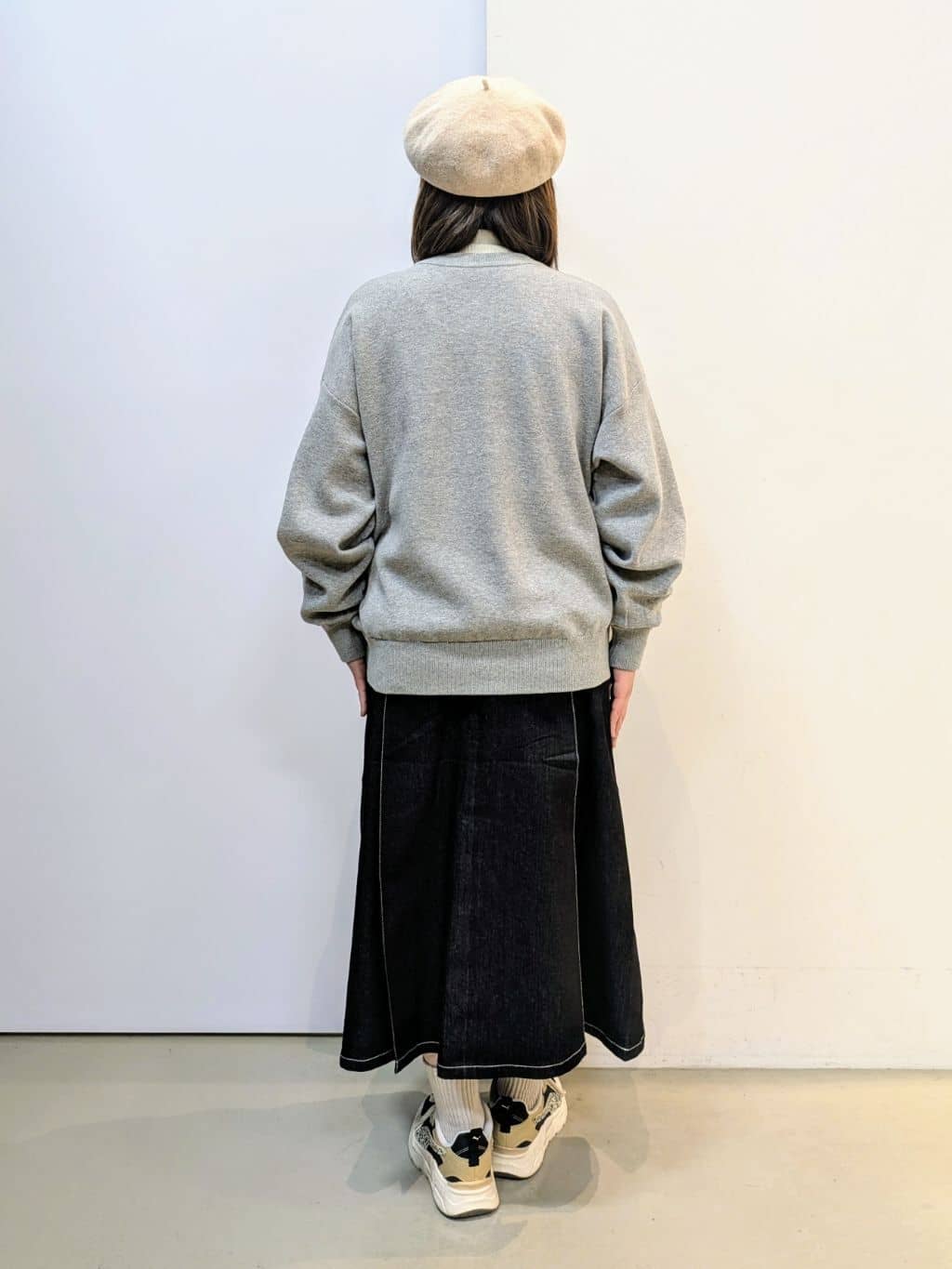kotoさんの「THE SHOP TK｜◆スウェットライクロゴニット」を使ったコーディネート