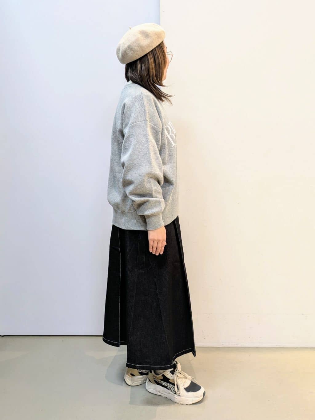 kotoさんの「THE SHOP TK｜◆スウェットライクロゴニット」を使ったコーディネート