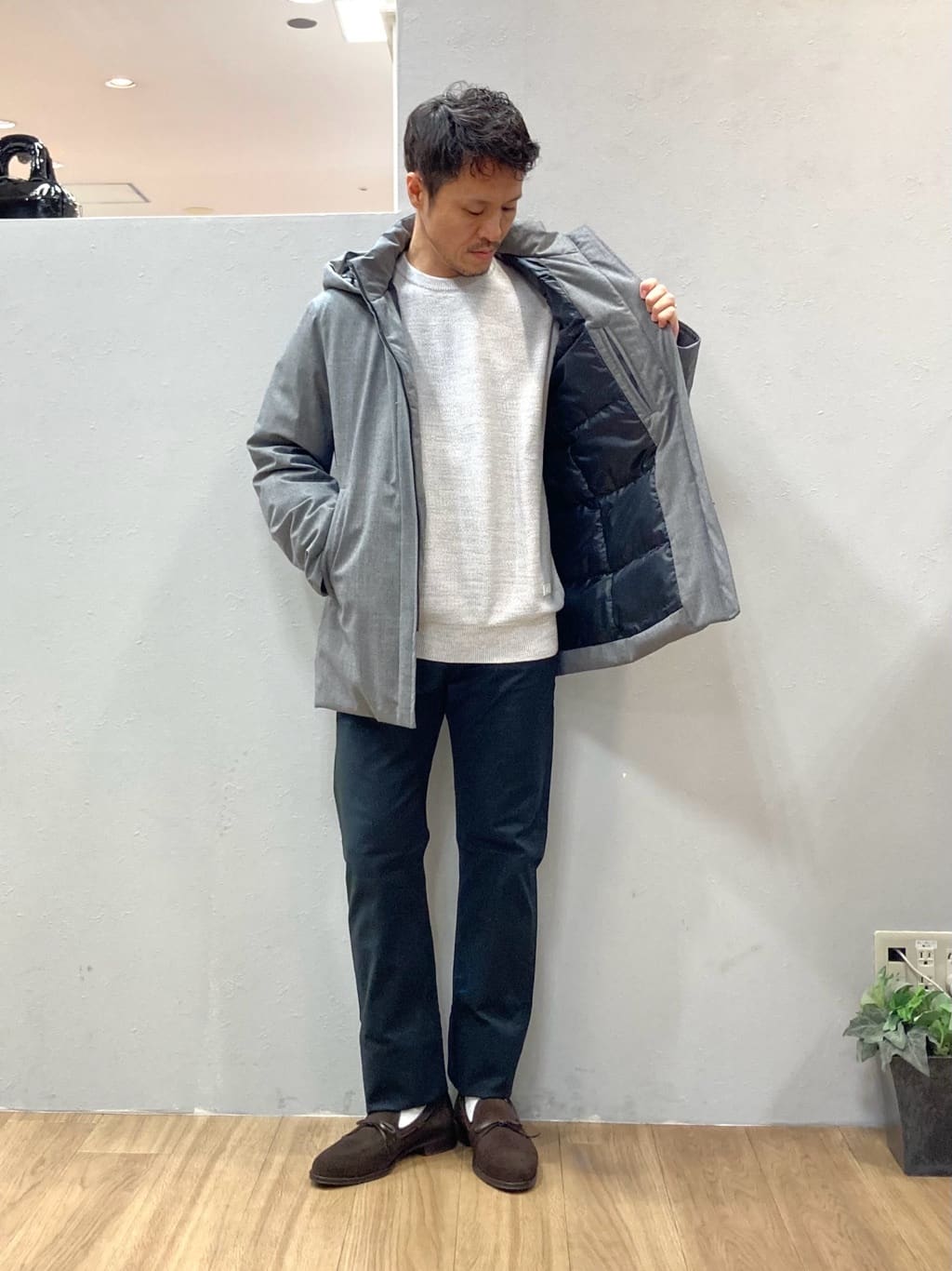 シュンさんの「TAKEO KIKUCHI｜【Made in JAPAN】播州織 ストレッチ パンツ」を使ったコーディネート