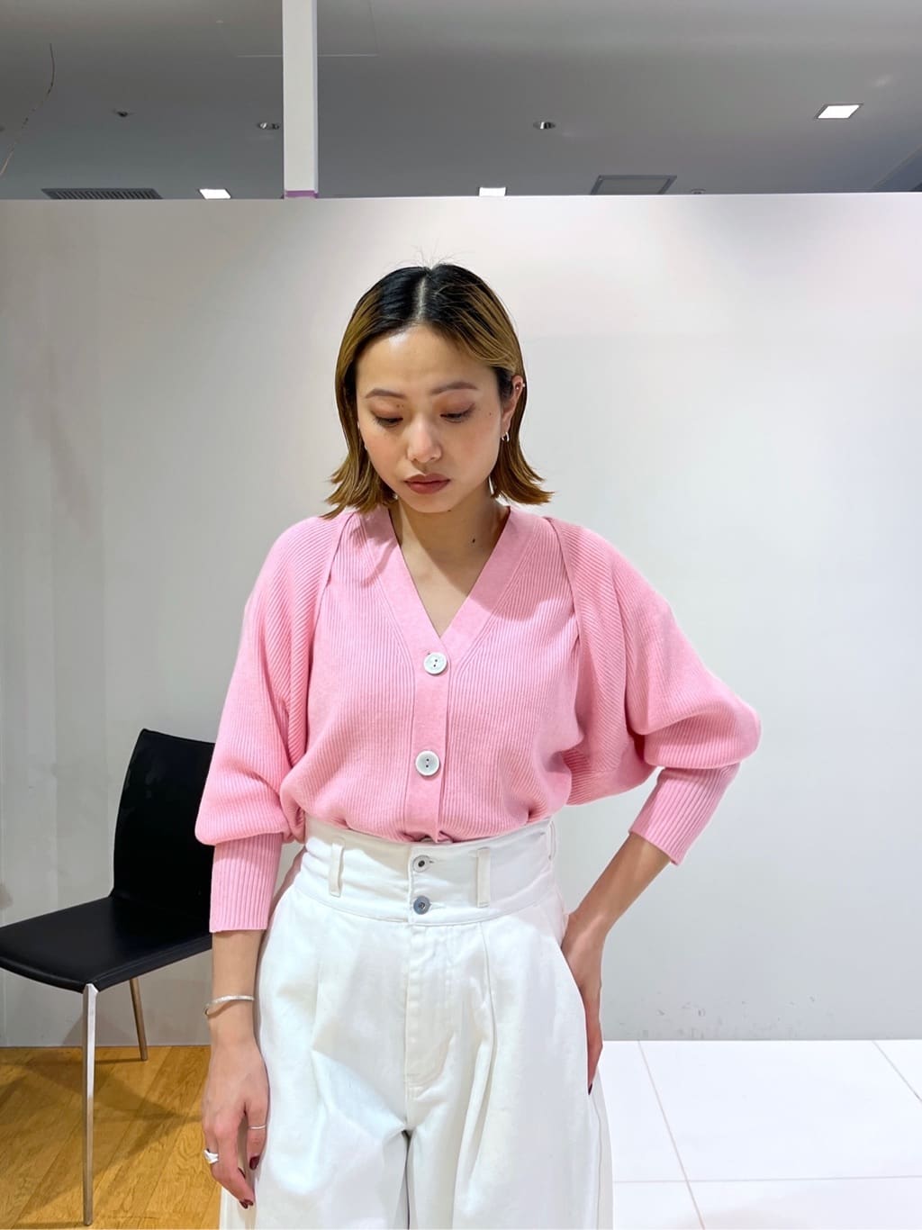Harukaさんの「INDIVI｜ハイウエストカーブデニム」を使ったコーディネート