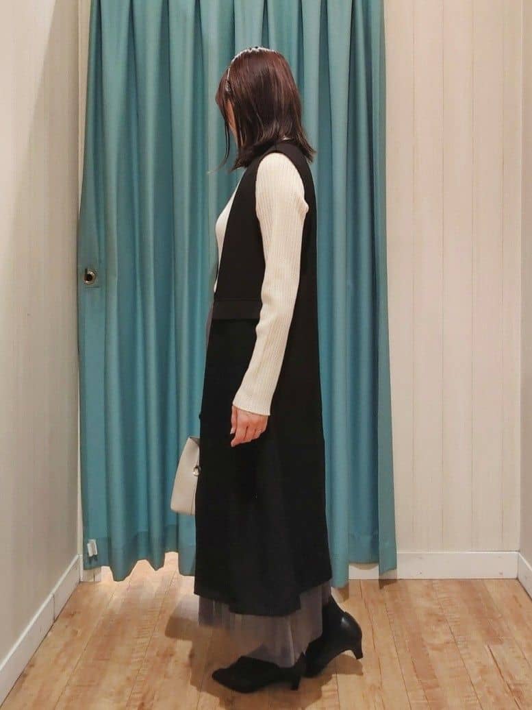 kawa.さんの「SHOO･LA･RUE｜◆【セレモニーからデイリーまで】女性らしさあふれる チュールスカート」を使ったコーディネート