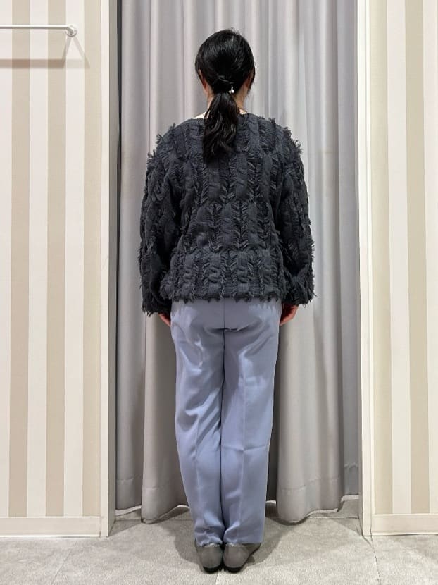 vanseさんの「SHOO･LA･RUE｜◆【S-LL】一枚で主役級。フリンジが目を惹くゆるニット」を使ったコーディネート