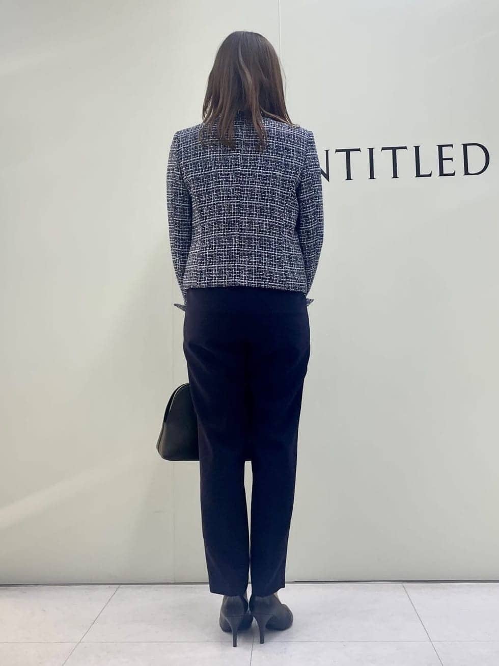 Sakaiさんの「UNTITLED｜◆【通勤スーツ】タックテーパードパンツ」を使ったコーディネート