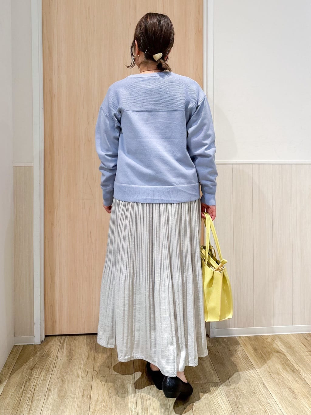 mimoさんの「SHOO･LA･RUE｜◆【S-LL/洗える】顔回りすっきりガーター編み切り替えニット」を使ったコーディネート