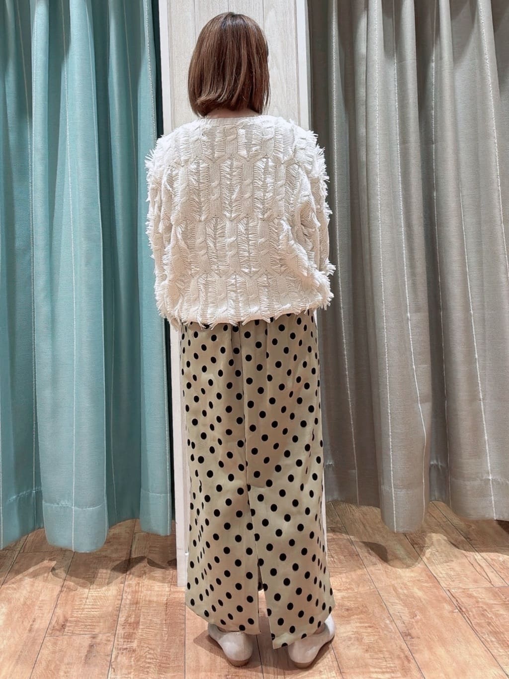 なみぞうさんの「SHOO･LA･RUE｜◆【S-LL】一枚で主役級。フリンジが目を惹くゆるニット」を使ったコーディネート