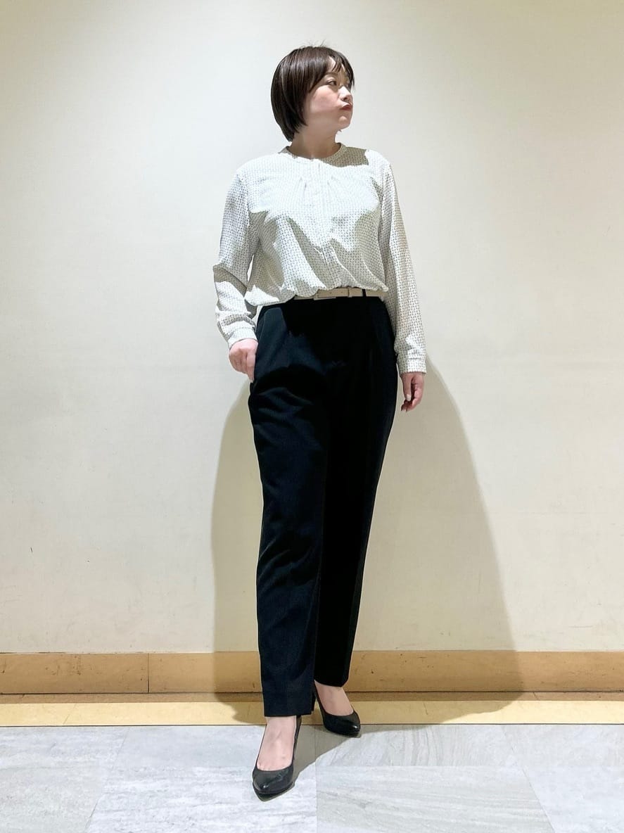 Ryoさんの「INDIVI｜【洗える／UVケア／スーツ】ストレッチノーカラージャケット」を使ったコーディネート