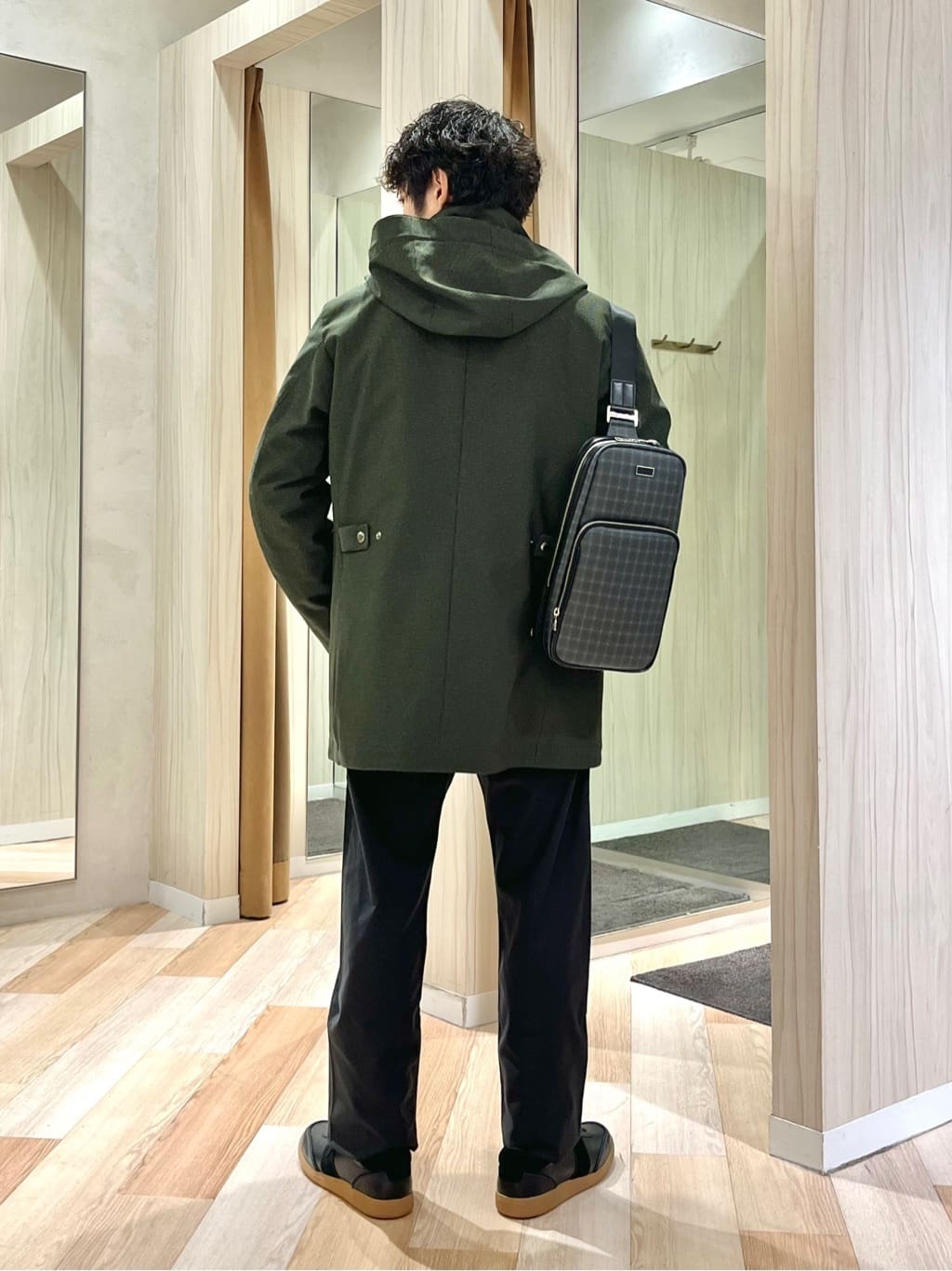 URAさんの「TAKEO KIKUCHI｜【Made in JAPAN】播州織 ストレッチ パンツ」を使ったコーディネート