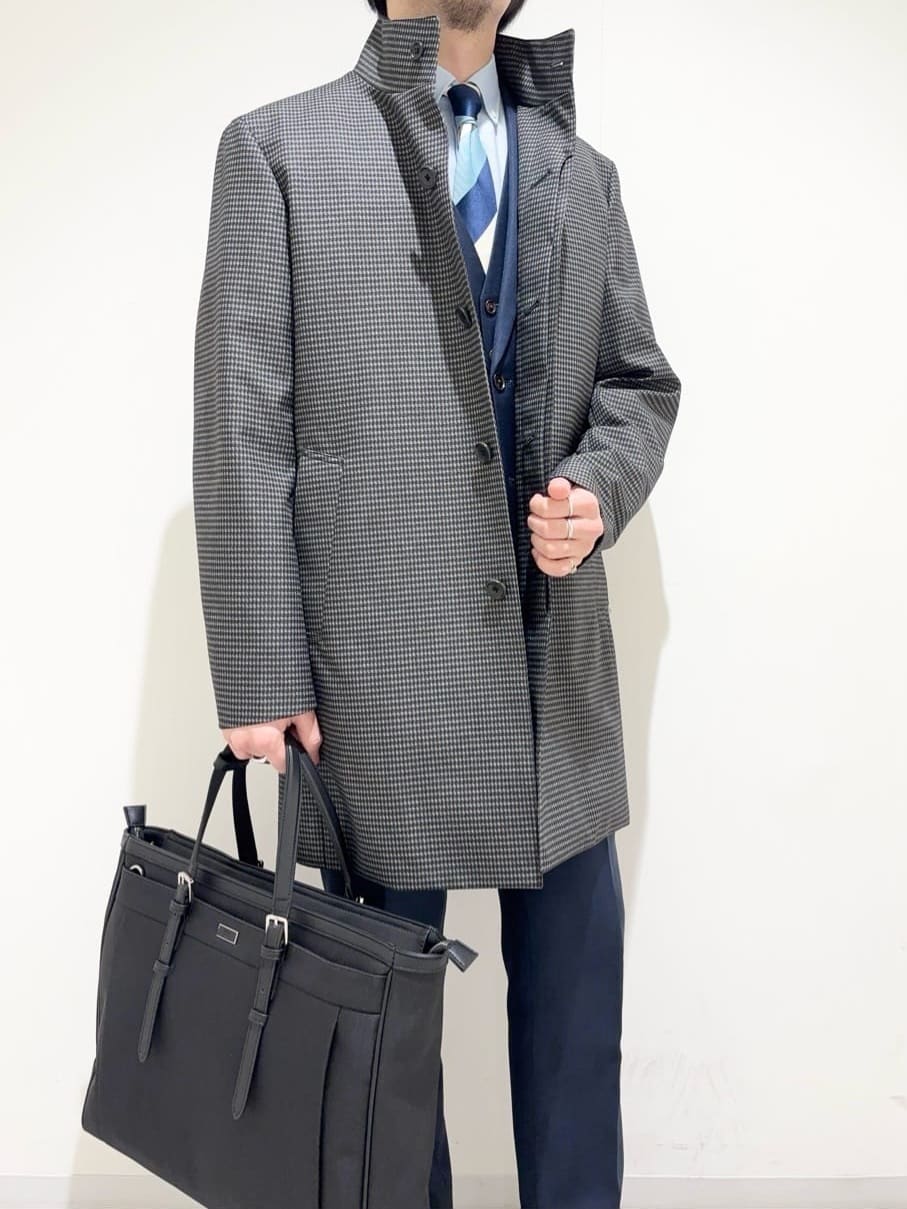 及川さんの「TAKEO KIKUCHI｜【Three by Three】シャイニーシャークピンヘッド スーツ/3ピース対応可」を使ったコーディネート