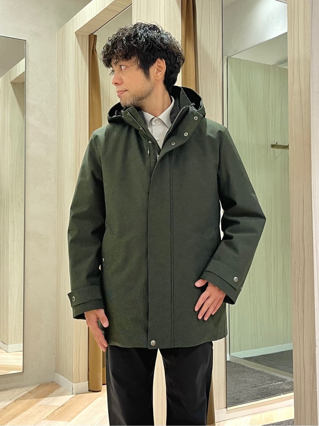 URAさんの「TAKEO KIKUCHI｜【Made in JAPAN】播州織 ストレッチ パンツ」を使ったコーディネート