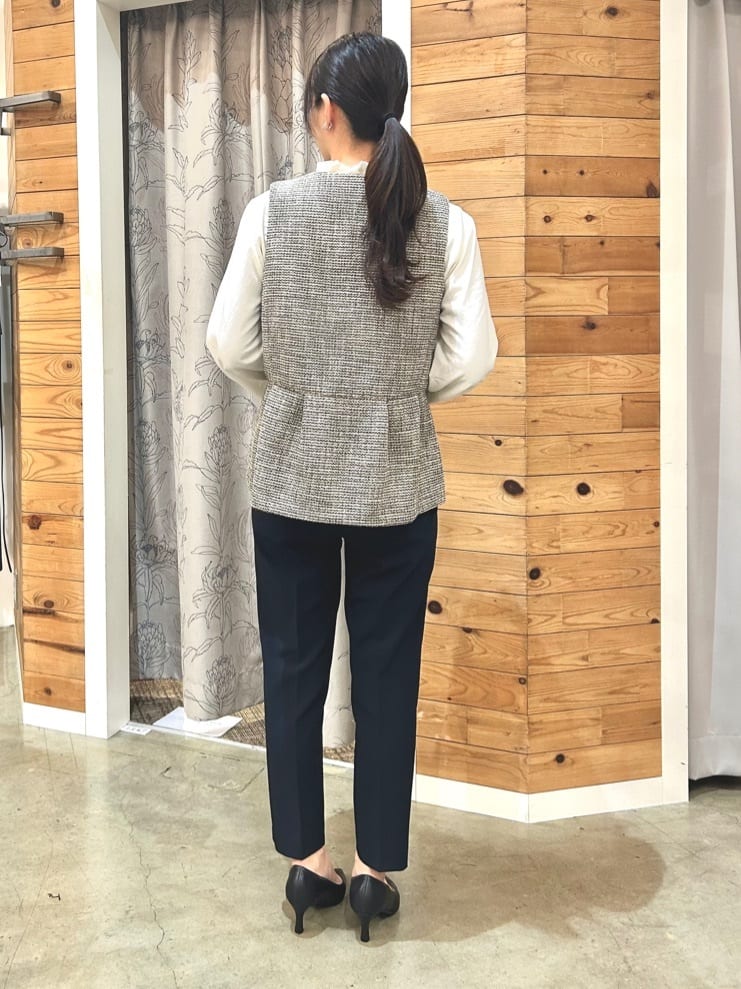 misaさんの「THE SHOP TK｜◆【ONOFF活躍/セレモニー】ツイードペプラムジレ/洗える」を使ったコーディネート