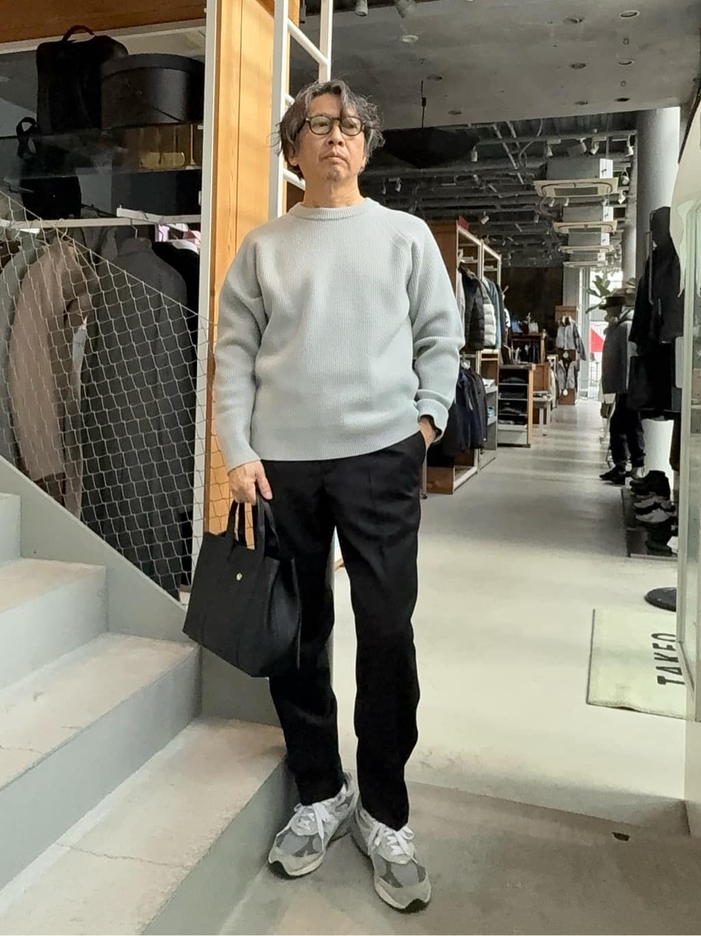 デザイナーTAKEman さんの「TAKEO KIKUCHI｜◆【便利なサイズ感】ドライビング　トートバッグ」を使ったコーディネート