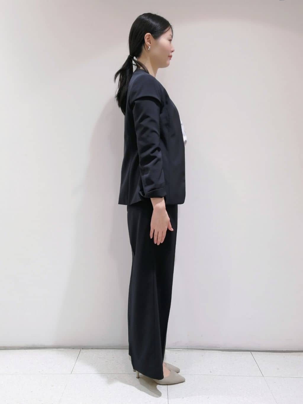 ayanoさんの「INDIVI｜【洗える／UVケア／スーツ】ストレッチノーカラージャケット」を使ったコーディネート