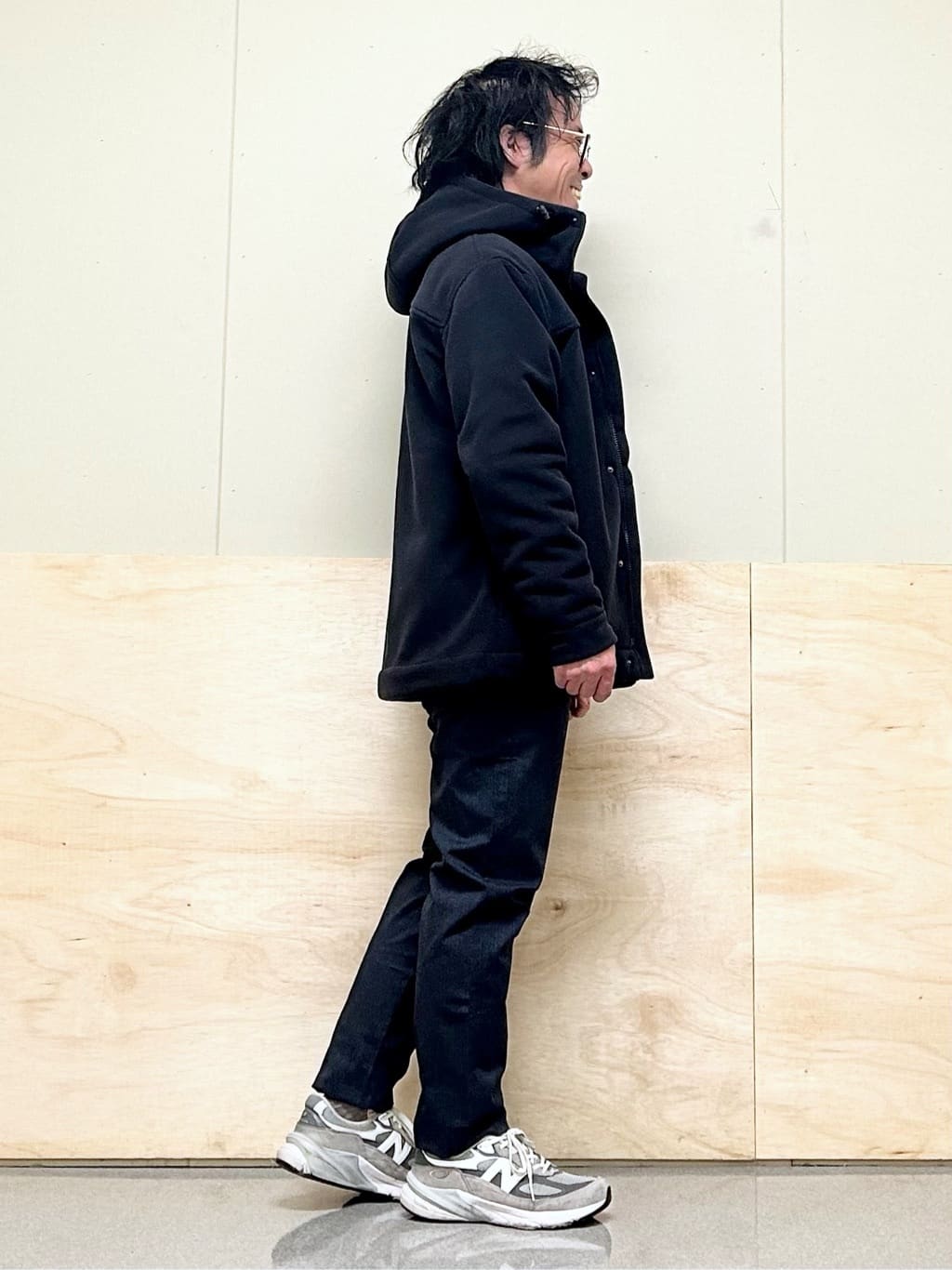 KENJI Iさんの「THE SHOP TK｜【オールシーズン穿ける！】7DAYSストレッチへリンボンパンツ　ON&hArr;OFF兼用」を使ったコーディネート