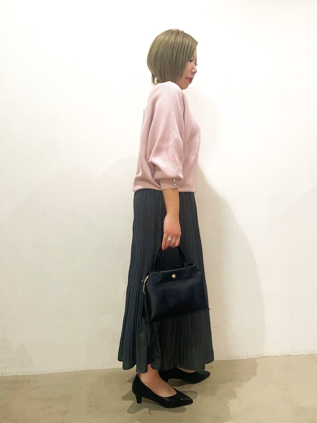 Ricoさんの「SHOO･LA･RUE｜◆【セレモニーにも】ひらりと揺れる上品シルエット サテンプリーツスカート」を使ったコーディネート