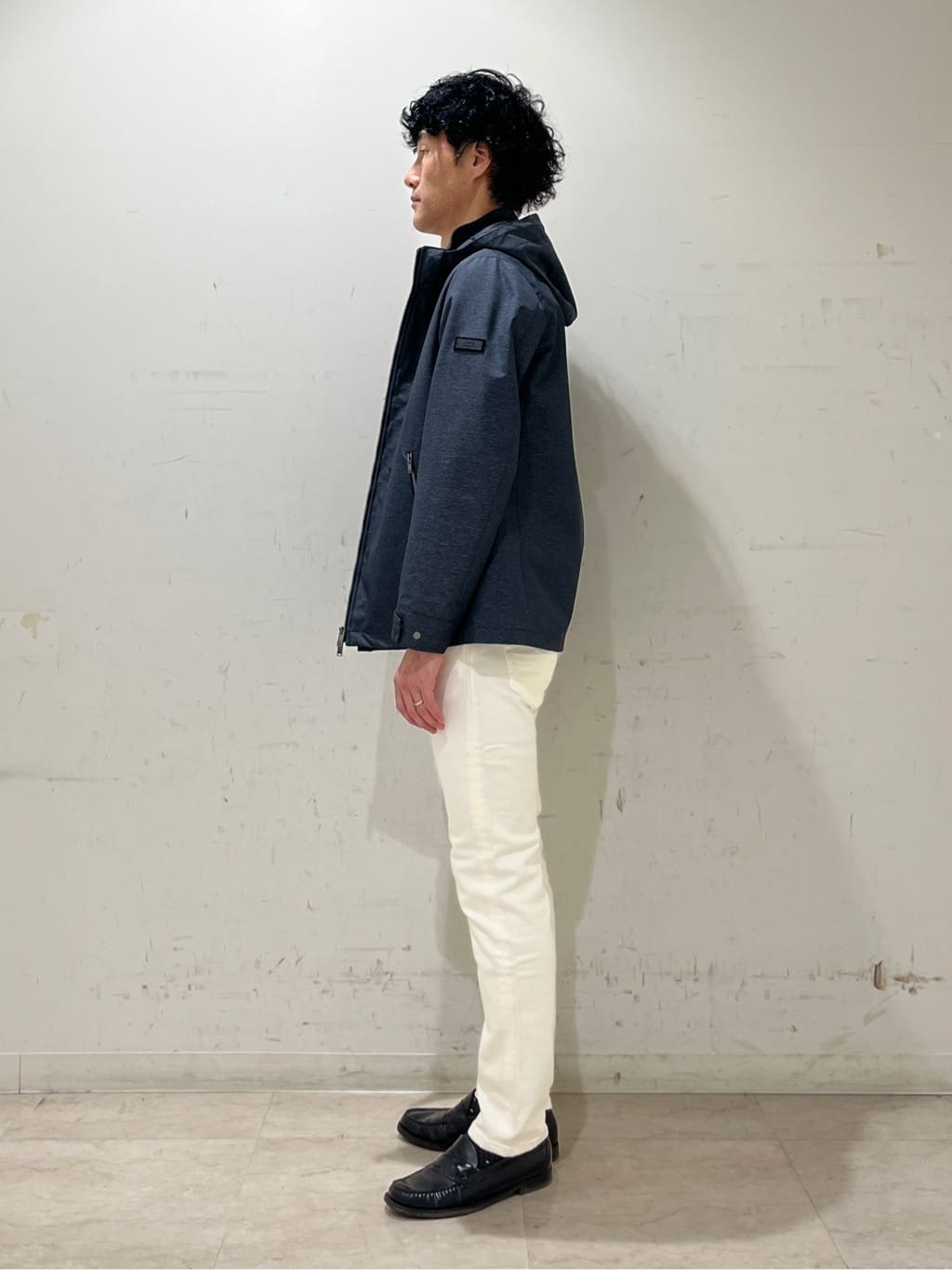 mutoさんの「TAKEO KIKUCHI｜【Sサイズ～】ストレッチ デニム パンツ」を使ったコーディネート