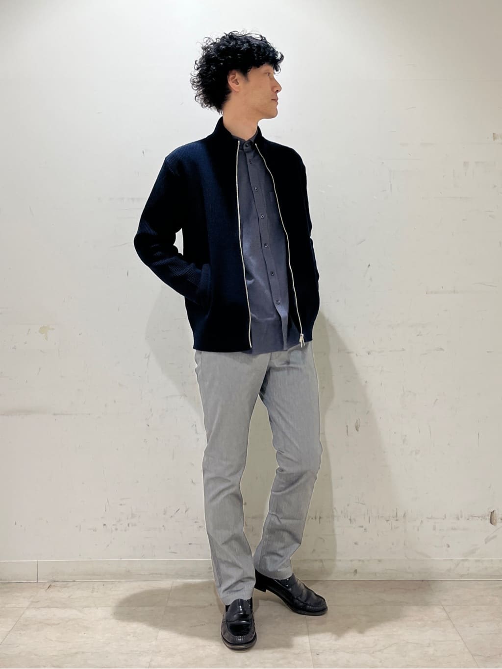 mutoさんの「TAKEO KIKUCHI｜【全7サイズ&times;8色展開！】トップマルチヘリンボン パンツ」を使ったコーディネート
