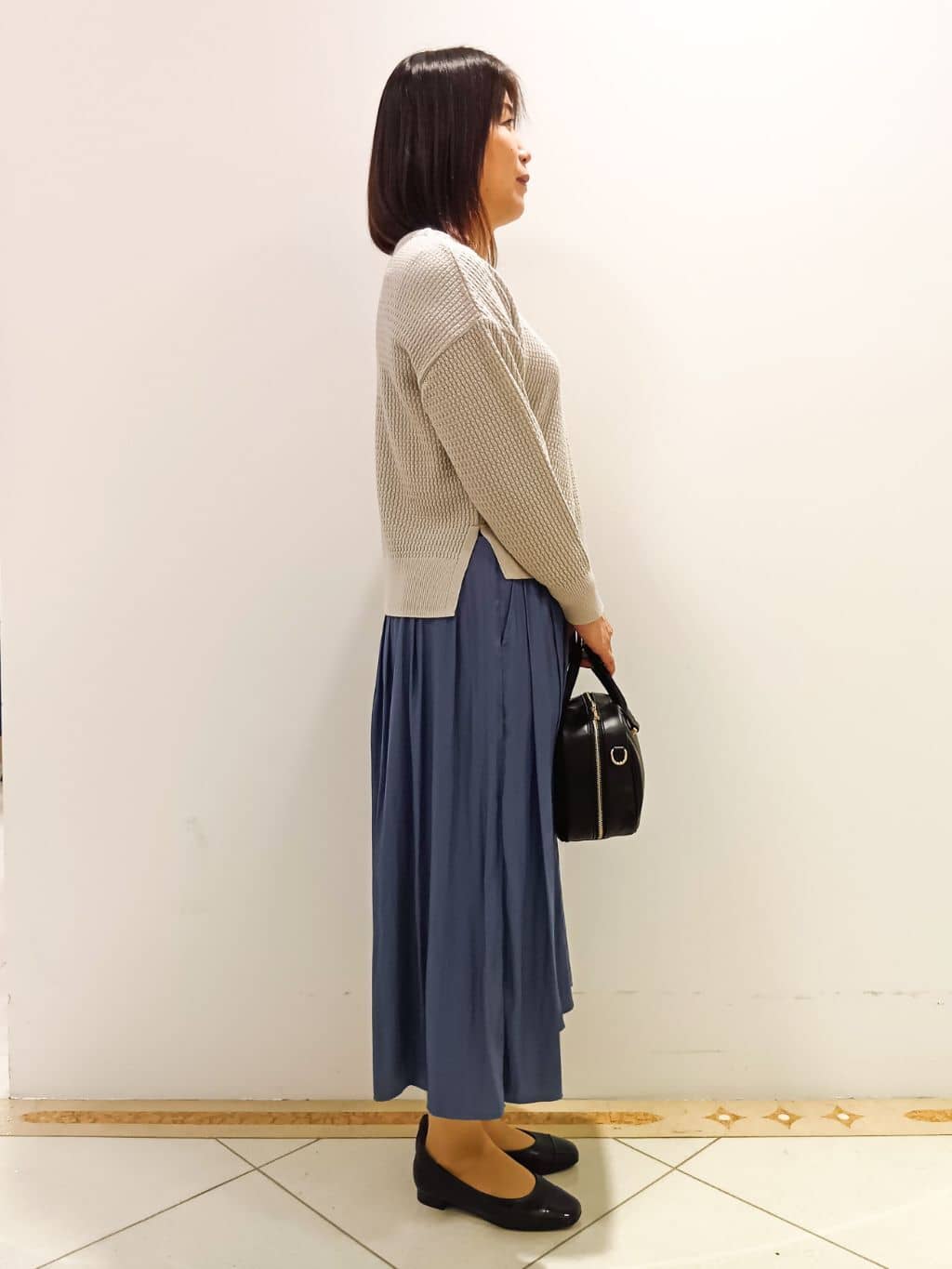 tomoさんの「Reflect｜◆【手洗い可／ウエスト総ゴム】シャンブレースカーチョパンツ」を使ったコーディネート