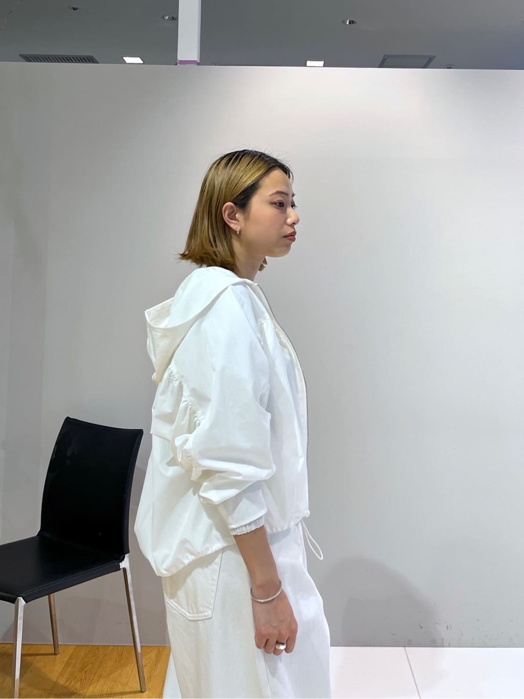 Harukaさんの「INDIVI｜ハイウエストカーブデニム」を使ったコーディネート