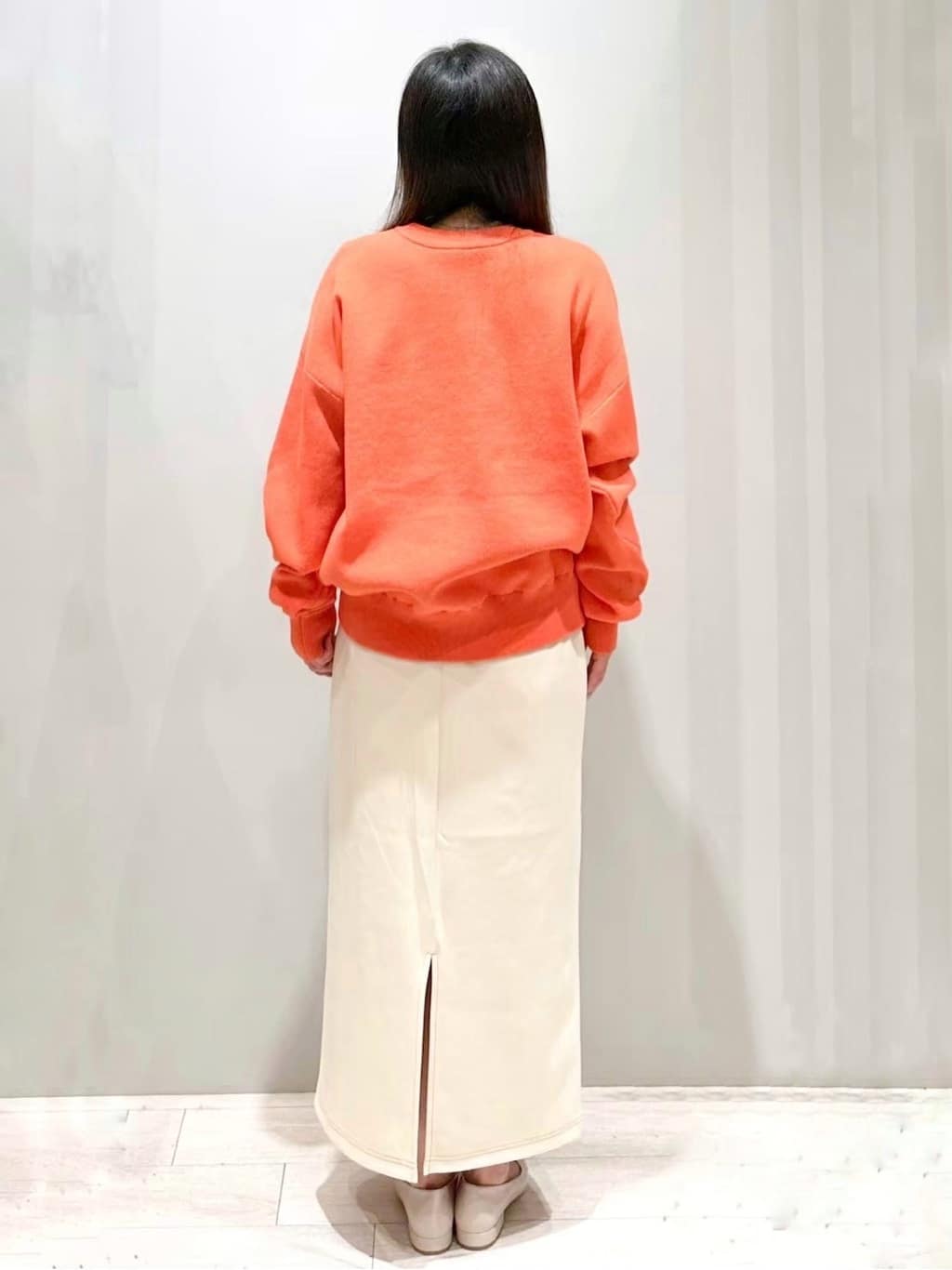 Iguさんの「THE SHOP TK｜◆スウェットライクロゴニット」を使ったコーディネート