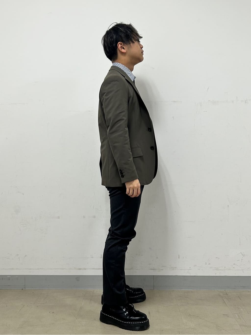 Hiroさんの「TAKEO KIKUCHI｜【全7サイズ&times;8色展開！】トップマルチヘリンボン パンツ」を使ったコーディネート