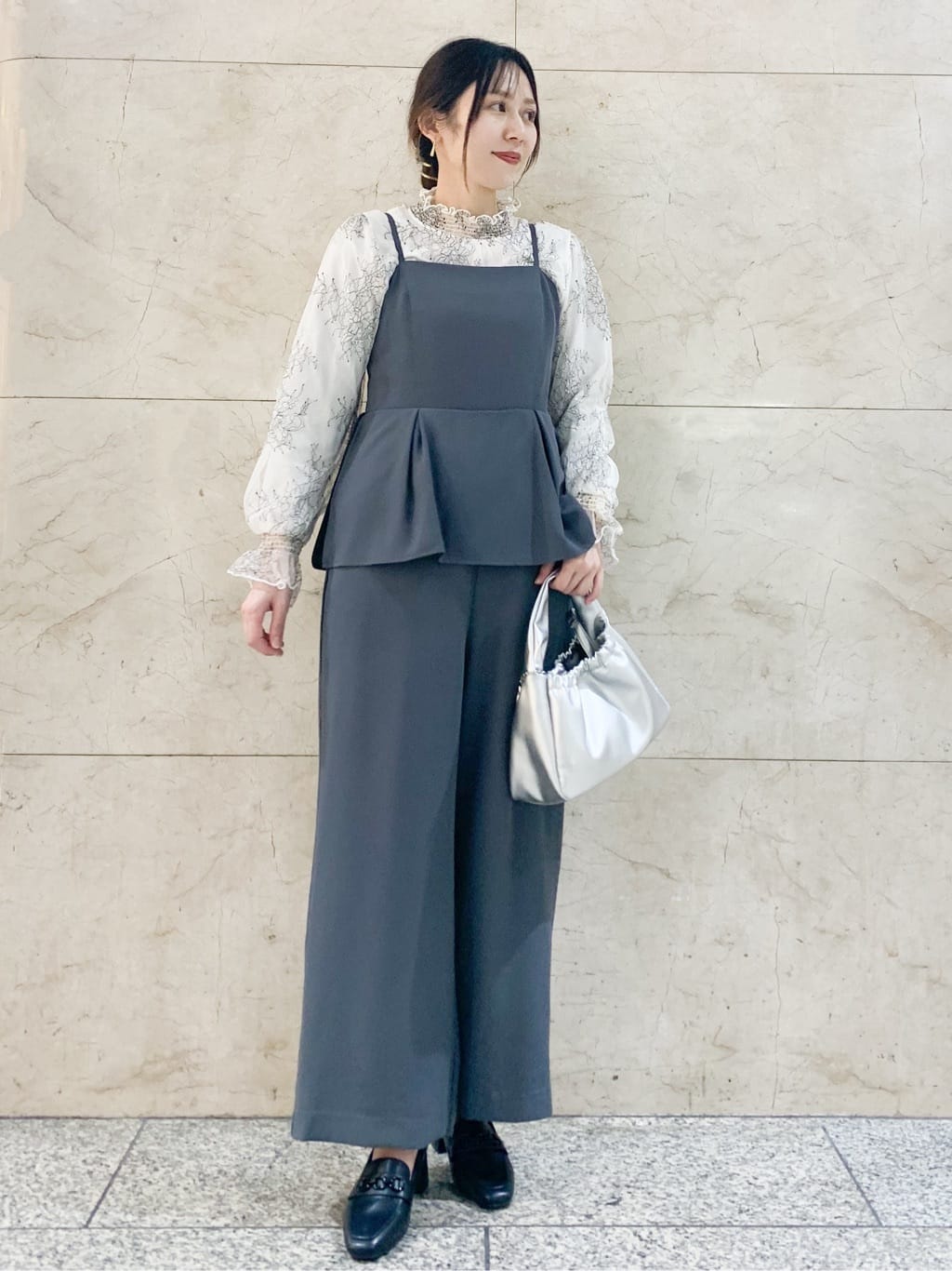 marinaさんの「index｜◆シャーリング総レーストップス【洗濯機洗い可】」を使ったコーディネート