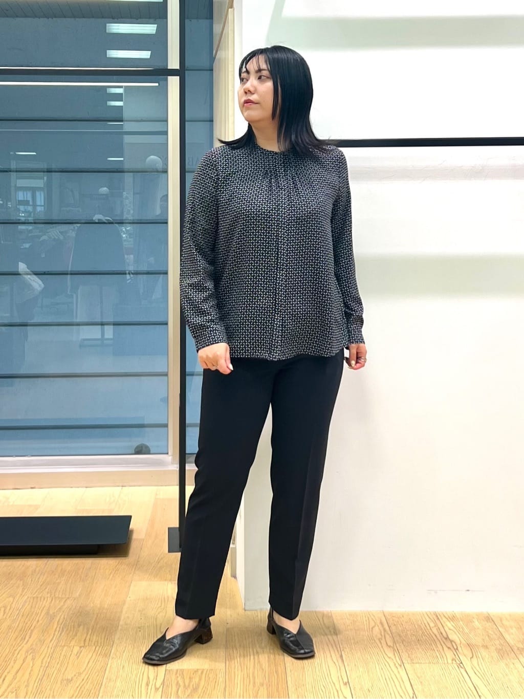 shimaさんの「INDIVI｜【洗える／UVケア／スーツ】ストレッチノーカラージャケット」を使ったコーディネート