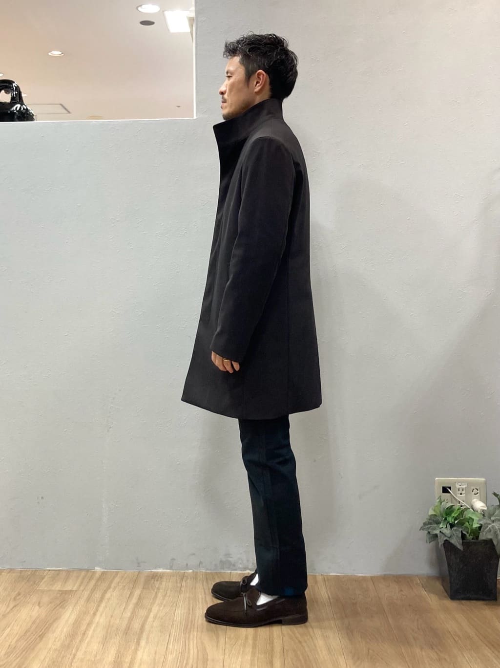 シュンさんの「TAKEO KIKUCHI｜【Made in JAPAN】播州織 ストレッチ パンツ」を使ったコーディネート