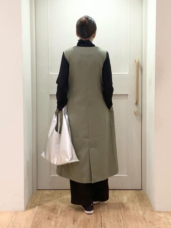tamuさんの「SHOO･LA･RUE｜◆【S-LL/2WAY】ジャンドレにもなるロングジレ」を使ったコーディネート