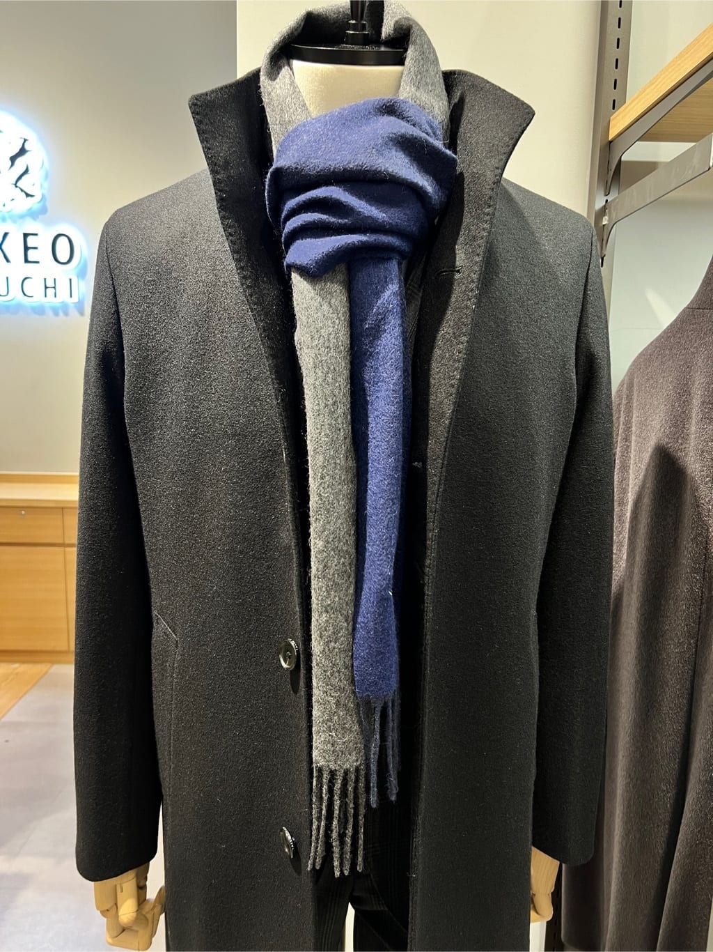 SHOOさんの「TAKEO KIKUCHI｜【ウールカシミヤブレンド】ビーバー調 スタンドカラー コート」を使ったコーディネート