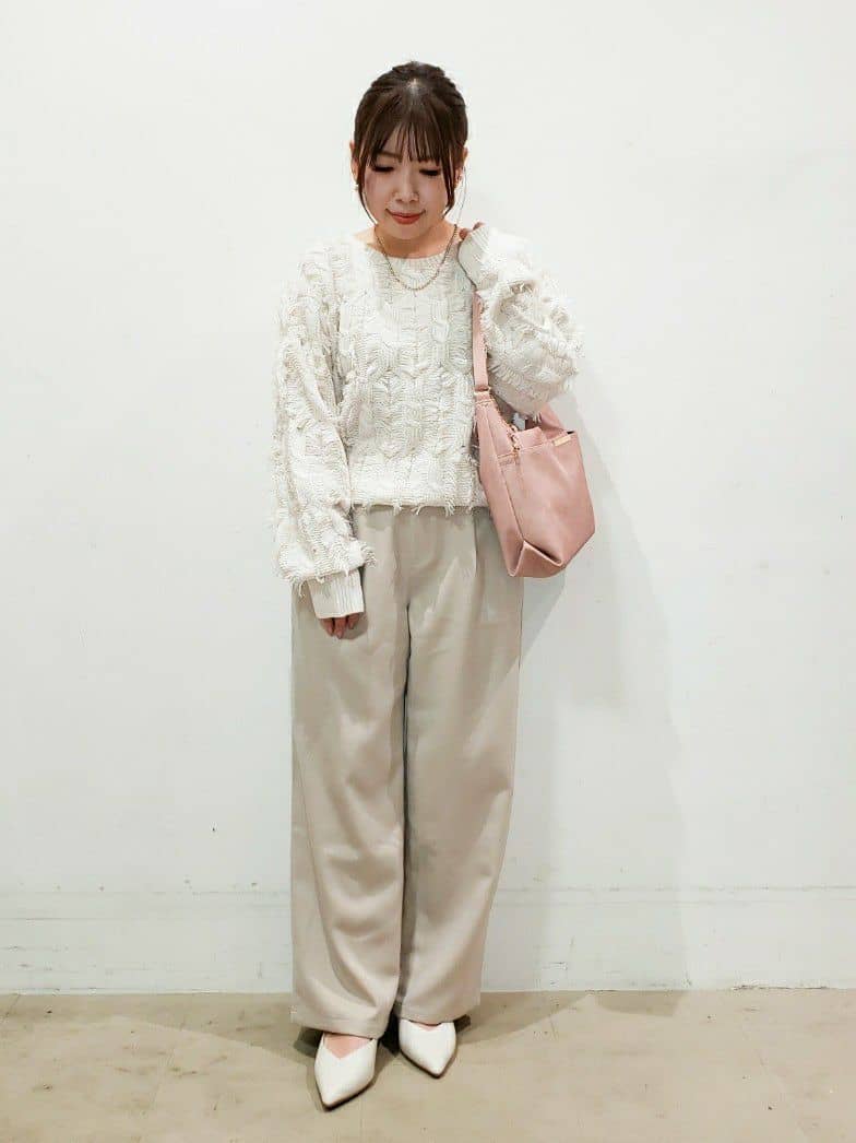 TSUCHIYAさんの「SHOO･LA･RUE｜◆【S-LL】一枚で主役級。フリンジが目を惹くゆるニット」を使ったコーディネート