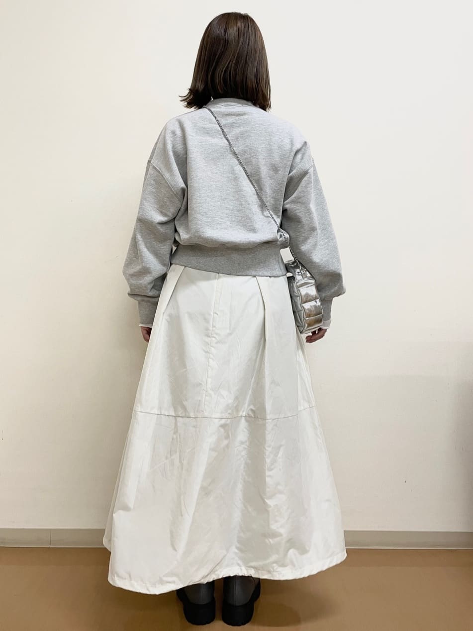 emiさんの「OPAQUE.CLIP｜◆刺繍ロゴスウェット【洗濯機洗い可】」を使ったコーディネート