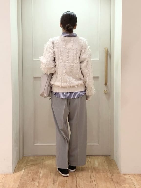tamuさんの「SHOO･LA･RUE｜◆【S-LL】一枚で主役級。フリンジが目を惹くゆるニット」を使ったコーディネート