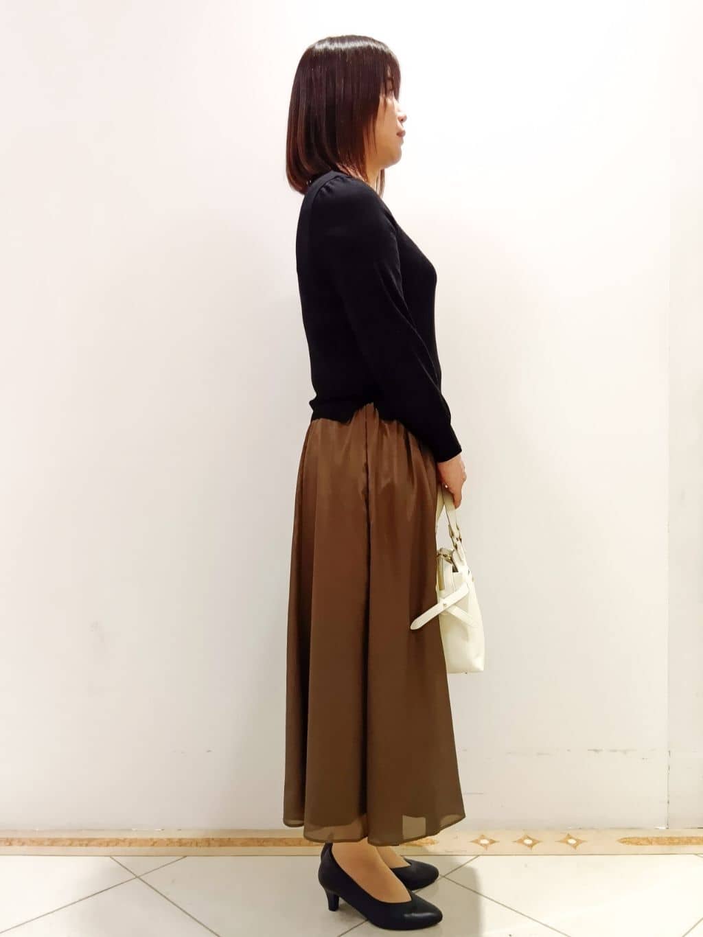 tomoさんの「Reflect｜◆【たっぷり収納！あおりポケット／通勤にぴったり◎／WEB先行カラーあり】ショルダー付きミディアムバ」を使ったコーディネート