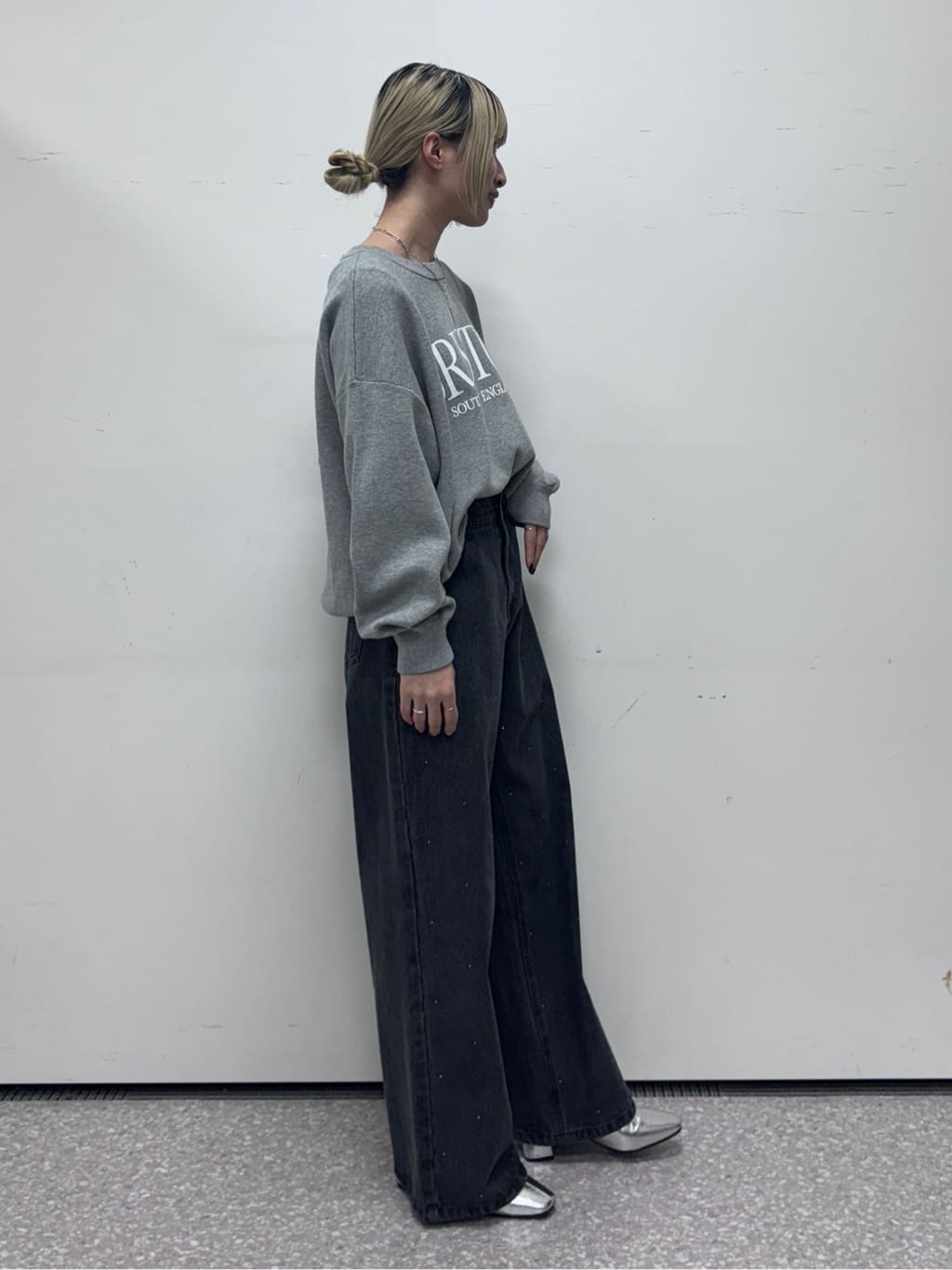 omaさんの「THE SHOP TK｜◆スウェットライクロゴニット」を使ったコーディネート