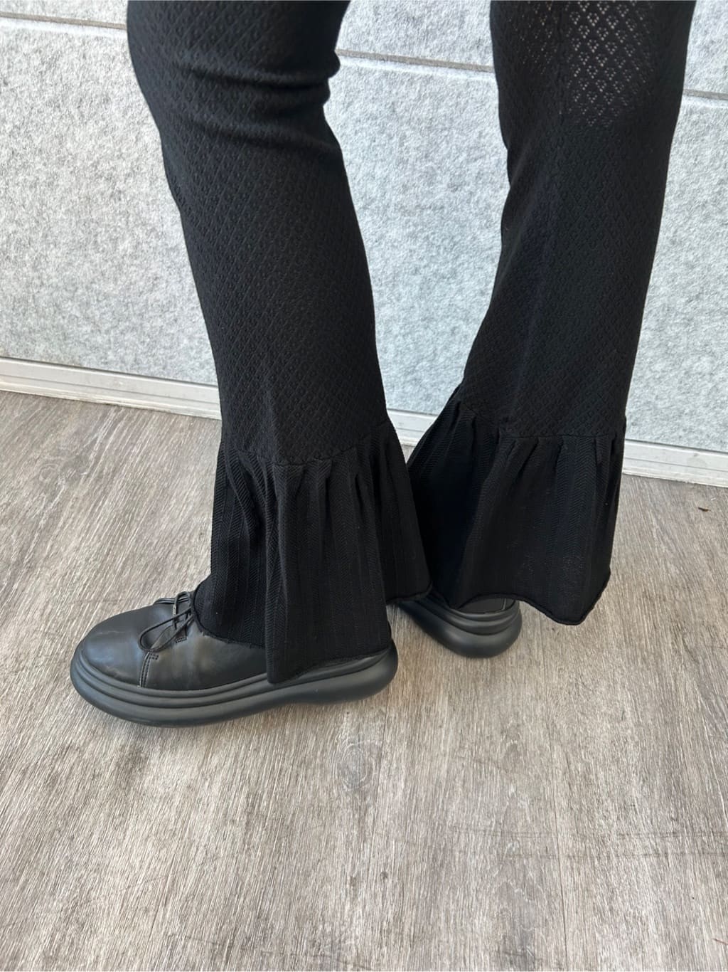 honoka Aさんの「CODE A｜lace knit pants」を使ったコーディネート