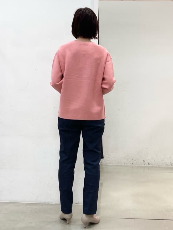 fujiさんの「THE SHOP TK｜◆【毛玉になりにくい/蓄熱性】春色_美人ガーターニット/洗える/体形カバー」を使ったコーディネート