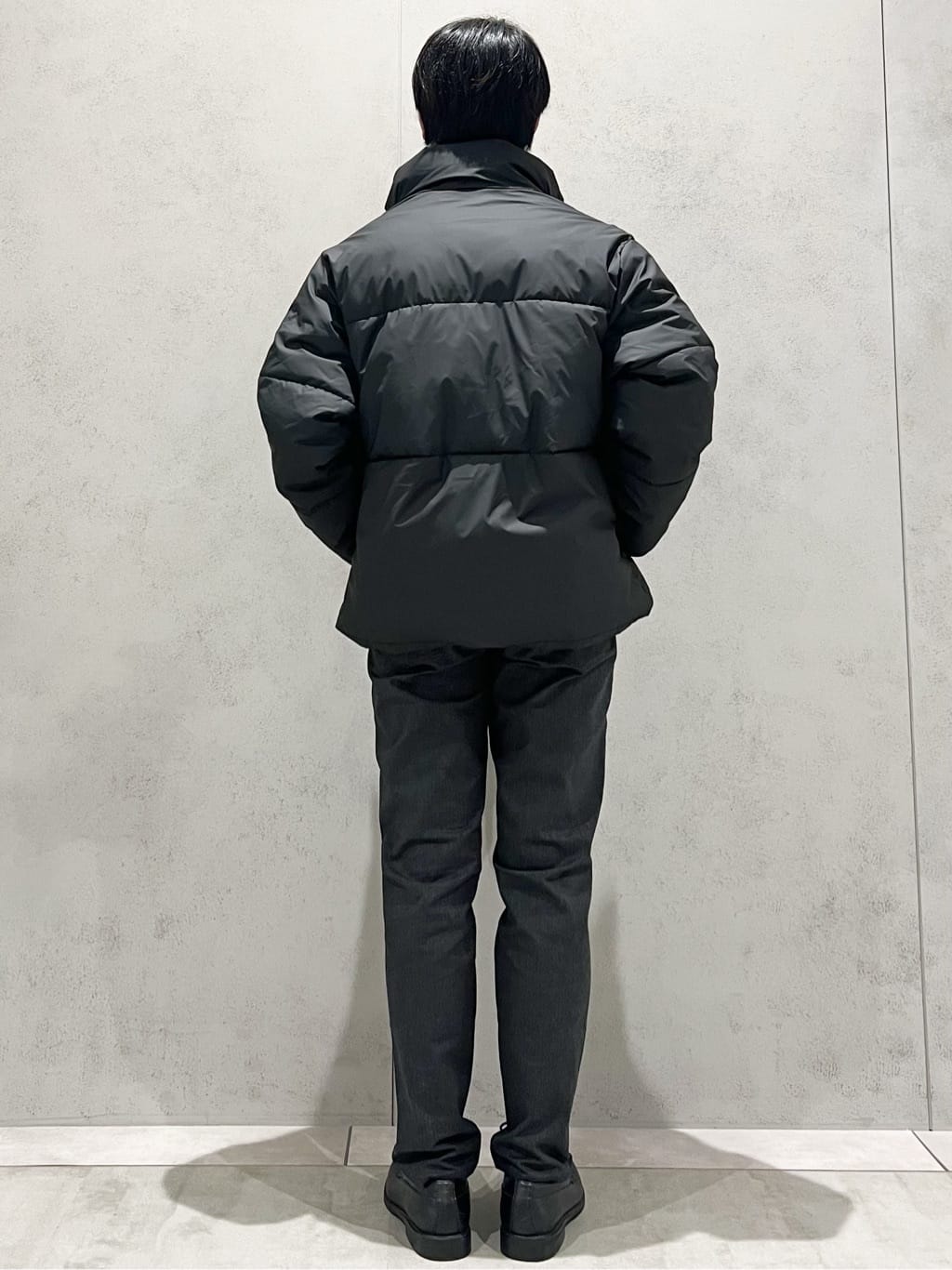SHI-MAさんの「THE SHOP TK｜【オールシーズン穿ける！】7DAYSストレッチへリンボンパンツ　ON&hArr;OFF兼用」を使ったコーディネート